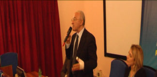 VIDEO-INTERVISTA ESCLUSIVA Regionali Campania, De Luca… in Vespa ad Aversa: il centrodestra porta seccia