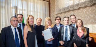 Regionali Campania, Greco con i docenti da Berlusconi: l’impegno del presidente per contrastare la riforma della scuola al Senato