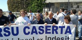 Chiusura Indesit Carinaro, presidio al consolato Usa a Napoli