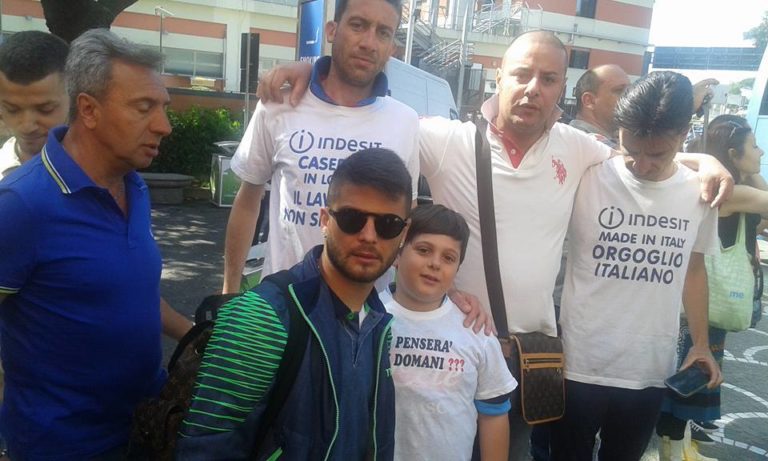 Vertenza Indesit, lavoratori a Capodichino: solidarietà dal Napoli