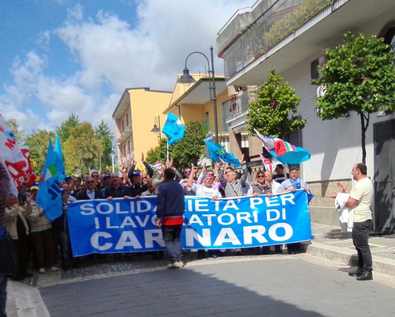 Prosegue la lotta a Carinaro, operai Indesit: siamo pronti a tutto VIDEO