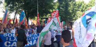 Caserta, 3000 in corteo per lo sciopero generale: stop desertificazione industriale