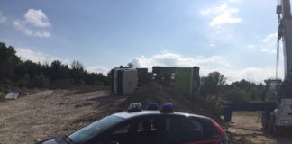 Grottaminarda: si ribalta autocarro, operaio se la cava con la frattura della clavicola e di due costole