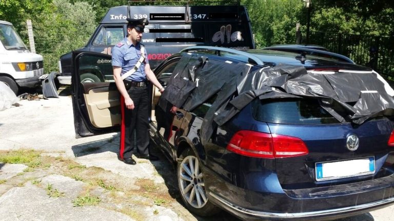 Morcone: viaggiano su auto rubato, non si fermano all’Alt e finiscono fuori strada