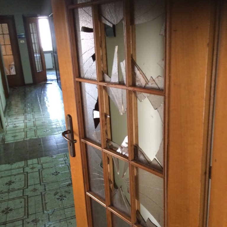 Nola: paziente devasta il centro di salute mentale e aggredisce il personale