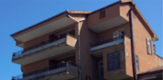 Caserta: sfratti forzati al Parco Primavera, in strada una giovane madre con un neonato FOTO