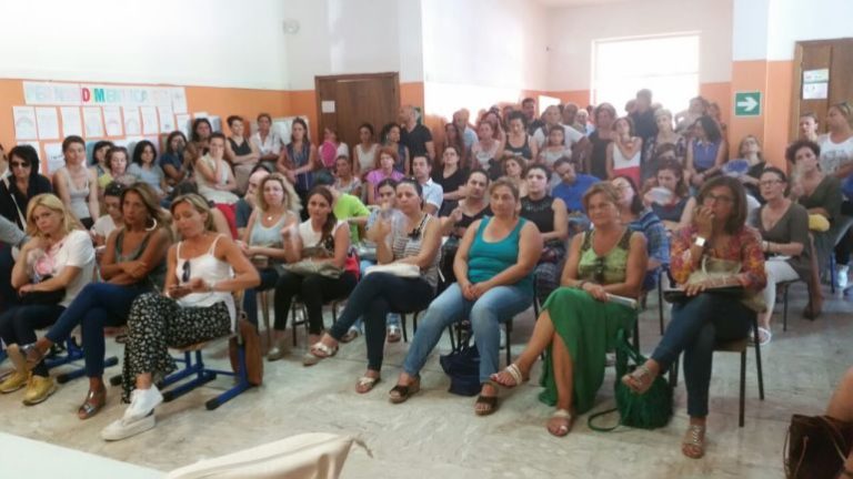 Incertezza su futuro precari scuola, in tanti all’assemblea Flc Cgil Caserta. Consulenza continua, ecco dove