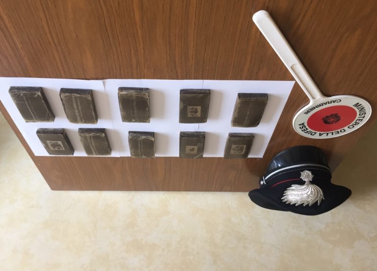 Avellino: sorpreso con un chilo di hashish, 43enne in manette