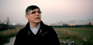 8xmille Chiesa cattolica: don Maurizio Patriciello al centro della campagna “Chiedilo a loro 2015” VIDEO