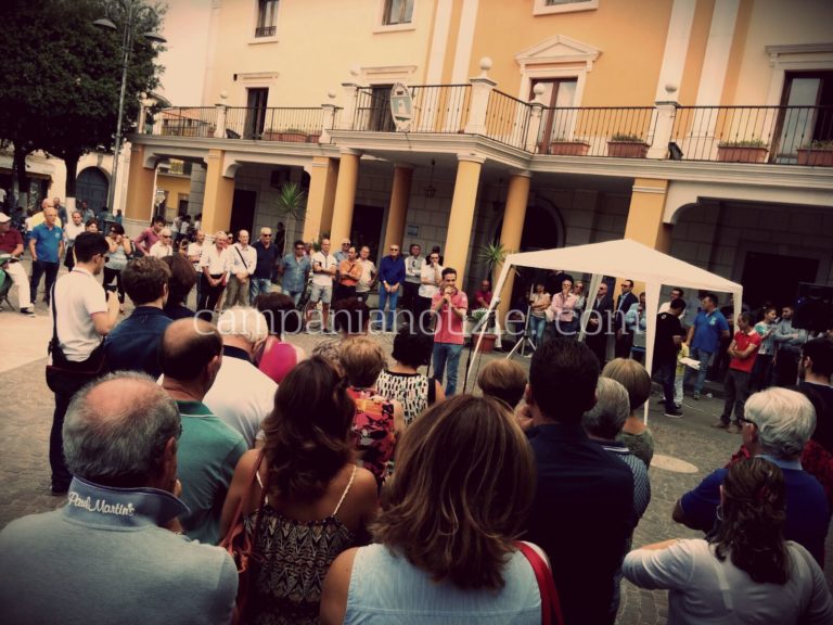 FOTO Gricignano: cittadini in piazza contro la Eco Transider,  martedì nuova manifestazione