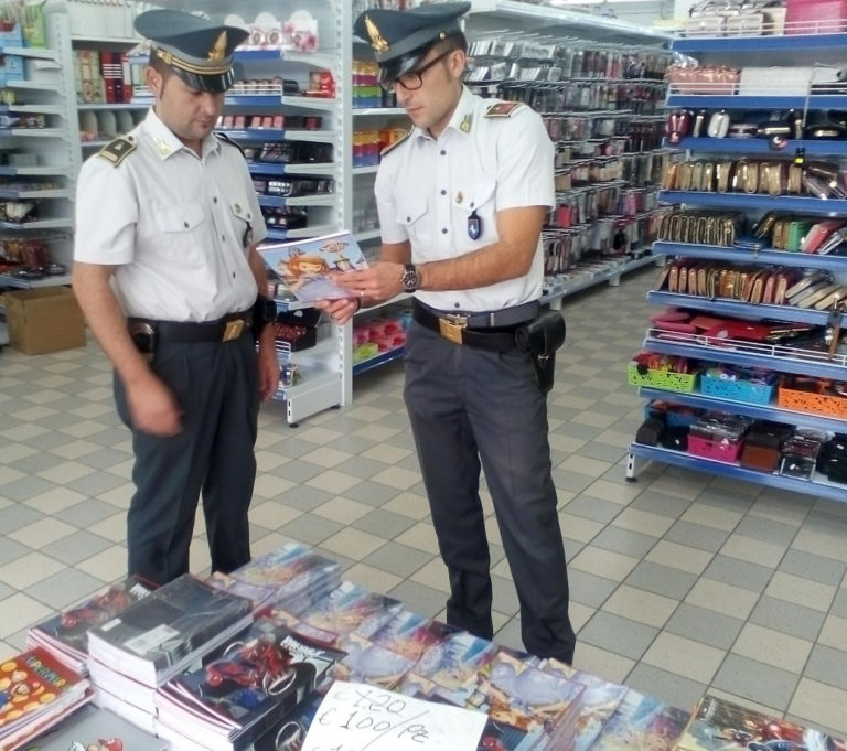 Napoli: blitz contro la contraffazione, sequestrati migliaia di articoli di cancelleria
