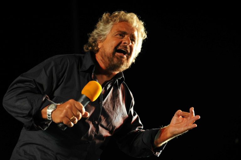 Italia 5 Stelle, Grillo: Pd ha mandato via Marino-Fantozzi e tenuto De Luca
