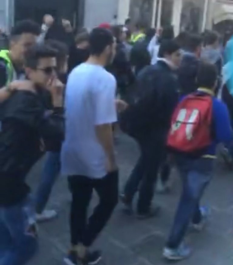 Aversa: centinaia di studenti scendono in piazza