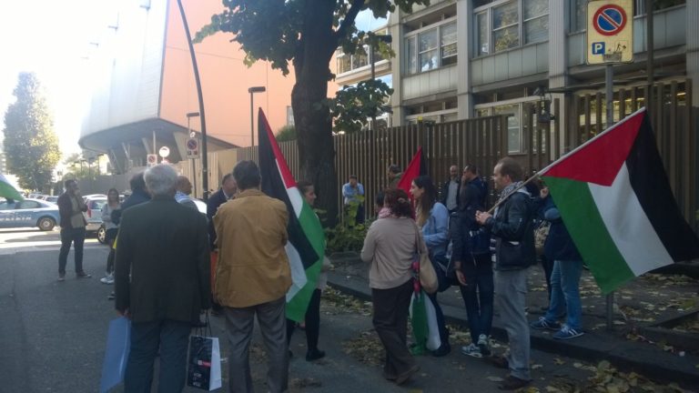 Napoli: presidio di solidarietà alla Palestina presso la sede Rai