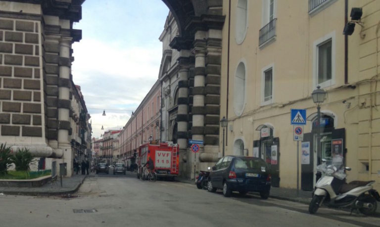 Aversa: operaio schiacciato da solaio, verifiche dei vigili del fuoco nella Facoltà di Ingegneria