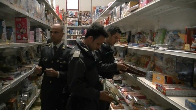 Caserta: falso marchio CE, blitz della finanza. Sequestrati articoli per 270mila euro. Prodotti pericolosi