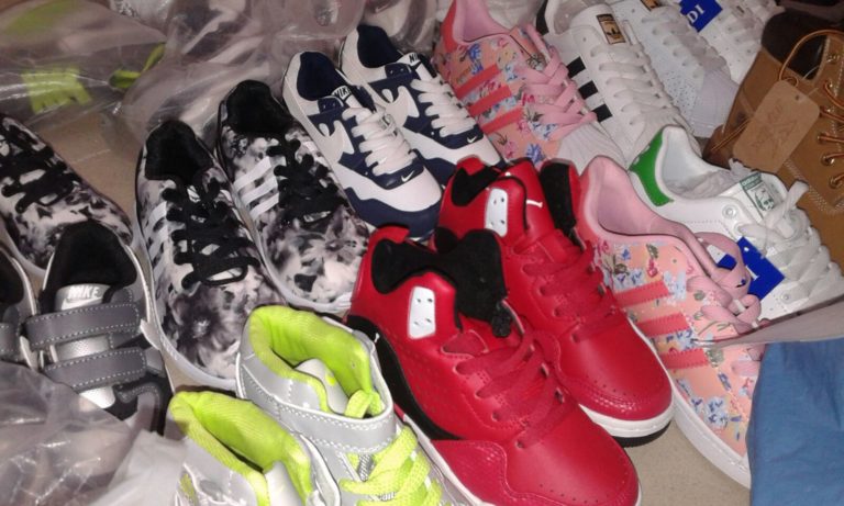 Caserta: blitz contro le scarpe taroccate, sequestri