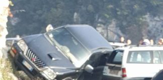 Castello del Matese, incidente coinvolge tre auto: vettura si ribalta FOTO
