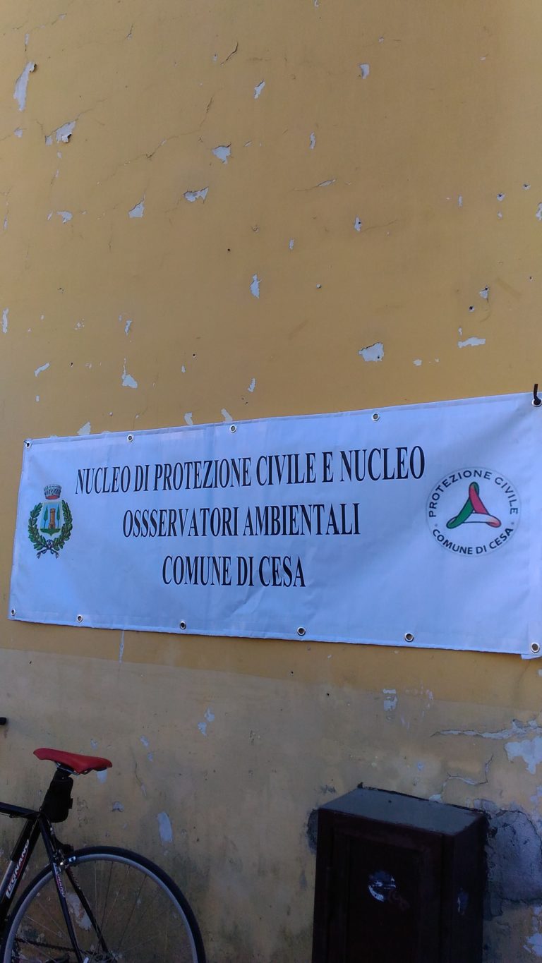 Cesa: striscione con refuso, l’opposizione attacca Guida