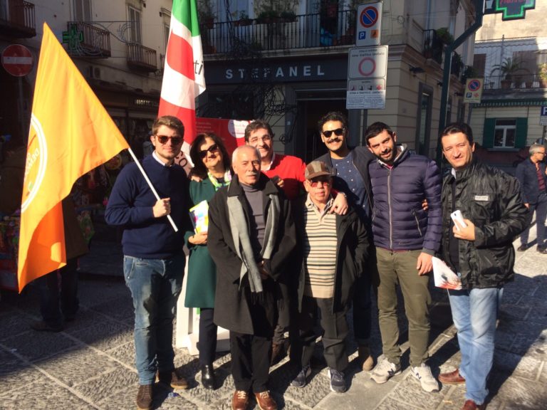Aversa: Pd in piazza per Italia Coraggio. Esposito: candidato sindaco sarà scelto in città