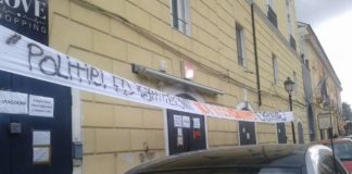 Aversa, negozi dell’Annunziata ancora chiusi dopo crollo: esplode la protesta contro politici e istituzioni
