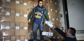 Bloccato un tir nei pressi di Caivano, trasportava 40mila stecche di sigarette di contrabbando