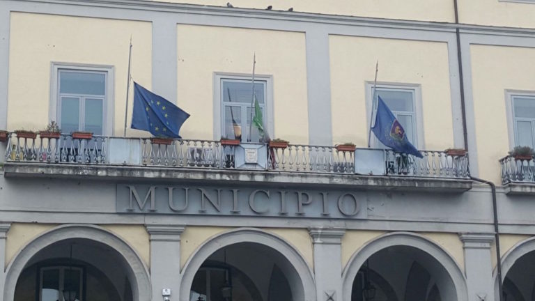 Aversa: alla chiesa di San Nicola i funerali dell’ex sindaco Sagliocco