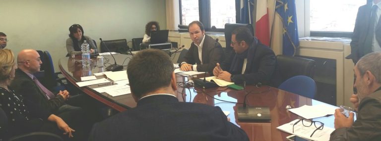 Riordino ciclo rifiuti, maggioranza capitola in commissione speciale ‘Terra dei fuochi’: parere negati al ddl
