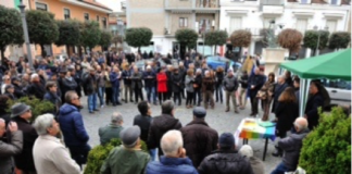 Sant’Arpino, “Speranza e Futuro” scende in piazza: comizio di Dell’Aversana