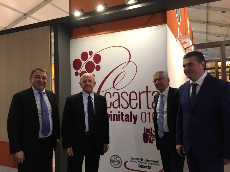 Vinitaly 2017, De Luca presenta padiglione campano: Tante eccellenze più forti di marchio terra dei fuochi