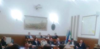 Ottaviano, restyling della sala consiliare. Ridotta la tassa rifiuti