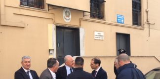 De Luca a Secondigliano: solidarietà e vicinanza