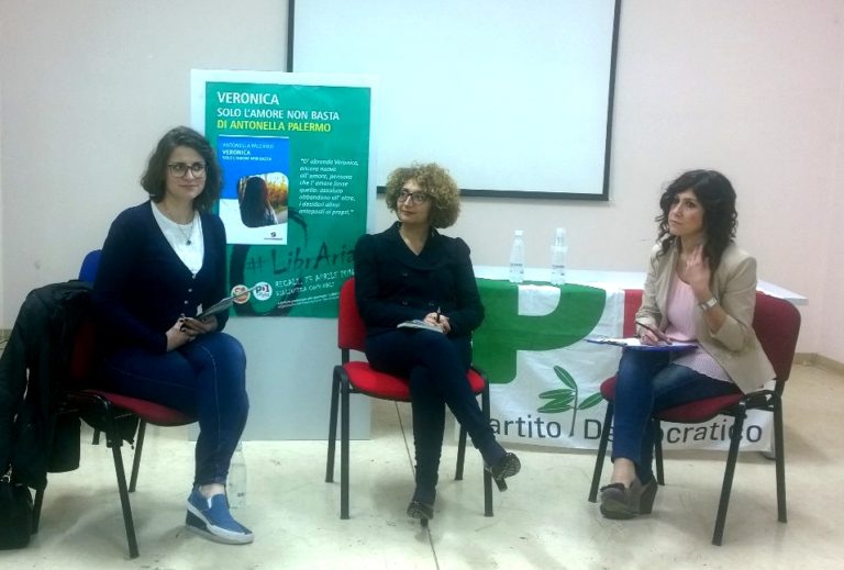 “Solo un’intervista non basta”, #LibrAria a Recale con Antonella Palermo