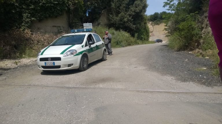 250 tonnellate di rifiuti smaltite nelle cave a Giugliano, scatta il blitz: 45 indagati