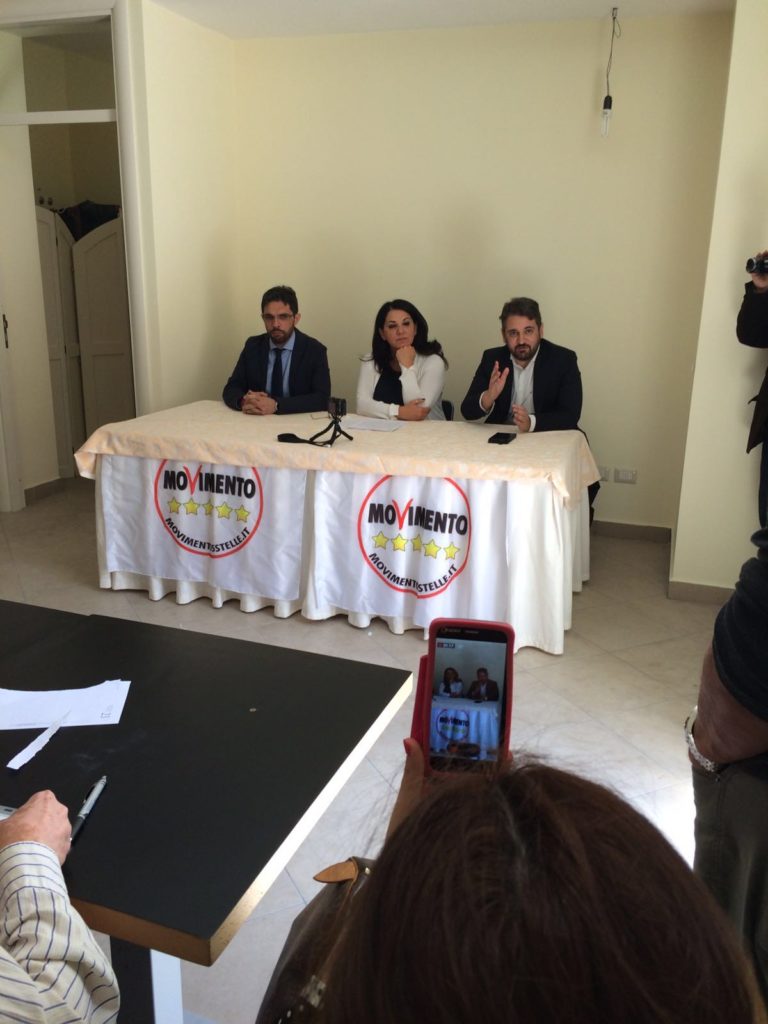 VIDEO – Aversa, Mazzoni si presenta alla città: ‘Il nostro faro è la decrescita felice’