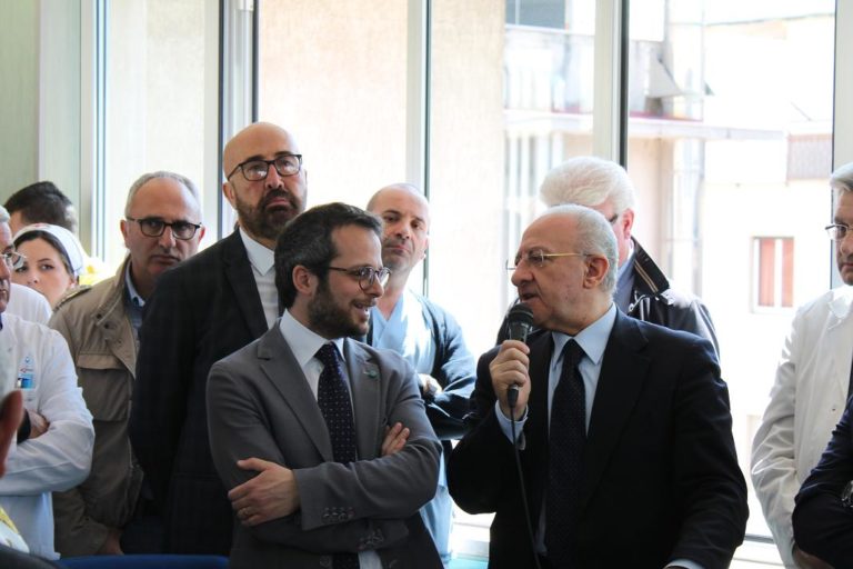 Ospedale di Frattamaggiore, ripartono oggi Pronto Soccorso e Radiologia. Visita di De Luca
