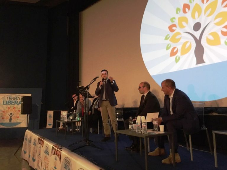 VIDEO – Caserta, grande entusiasmo per il popolo di Terra Libera: il movimento guarda al futuro