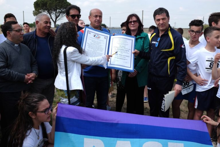 Santa Maria la Fossa: Siglato il Patto di Pace tra il Sindaco Papa, il Movimento per la pace e la Preside dell’ IAC Gravante