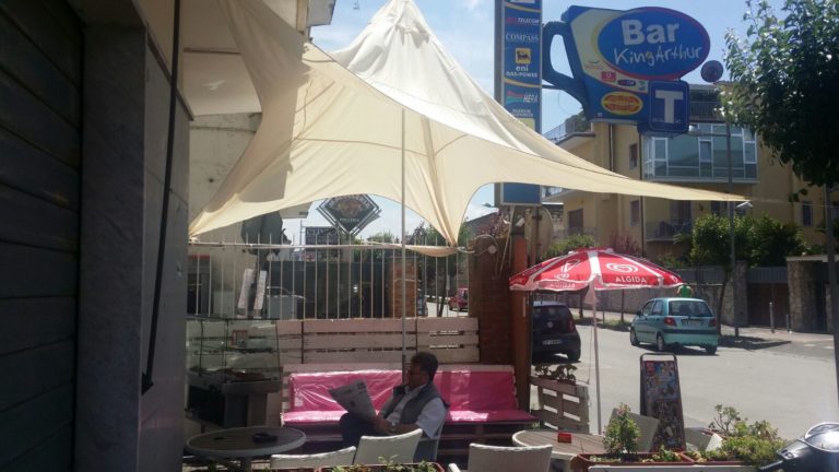 Aversa: furto di cornetti e pizzette da bar, è la terza volta quest’anno