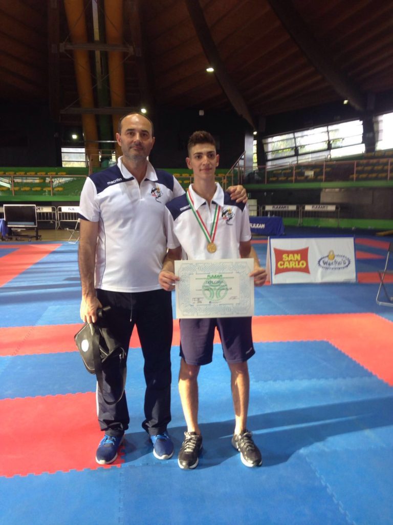 Team Fiore Aversa: Francesco D’Abrunzo annienta gli avversari e vince il titolo italiano di karate
