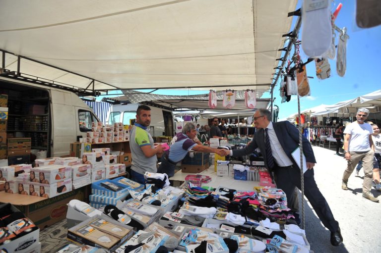 Caserta, Marino al mercato di via Ruta: subito interventi