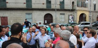 Aversa, De Cristofaro in tour per la città: incontri a Savignano, San Nicola e Parco Argo