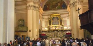 Piedimonte Matese: in centinaia per l’ultimo saluto a Vincenzo D’Allestro: “Dio piange con chi soffre” FOTO