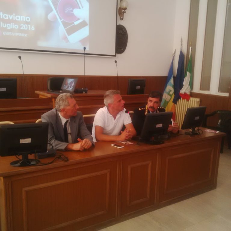 Ottaviano: arriva EasyPark, strisce blu si pagano via smartphone
