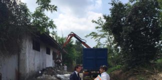 Acerra, vandali bloccano rimozione rifiuti: sopralluogo del sindaco