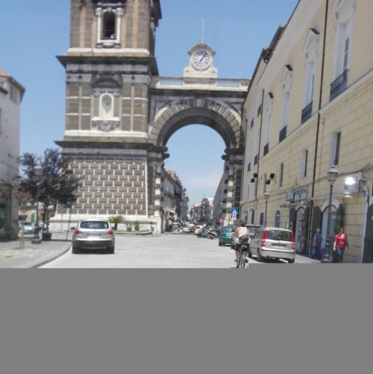 Aversa: riapertura totale di via Roma al traffico e ztl pomeridiana