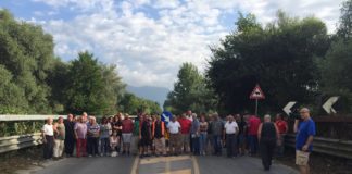 Alife, sindaco guida protesta al Ponte Margherita. Cirioli: “aziende in ginocchio. Abbiamo bisogno di risposte celeri e certe”