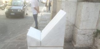 Aversa, nuovo arredo urbano in via Roma: ma è polemica