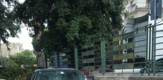 Aversa, auto abbandonata nell’area del Parco Pozzi: è polemica