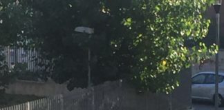 FOTO- Aversa, è emergenza igienica: discarica a cielo aperto nelle vicinanze della materna Cimarosa